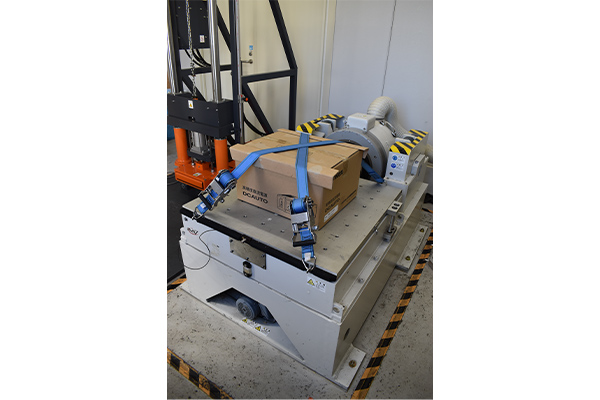 Vibration test equipment